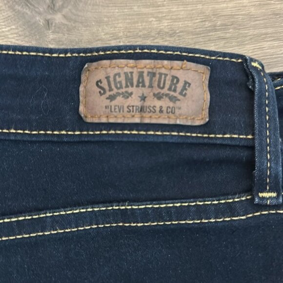 Levi's Dark Blue Modern Capri size 10 - Picture 2 of 7